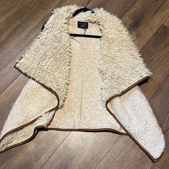 Anthropologie Sherpa vest - Picture 5 of 10